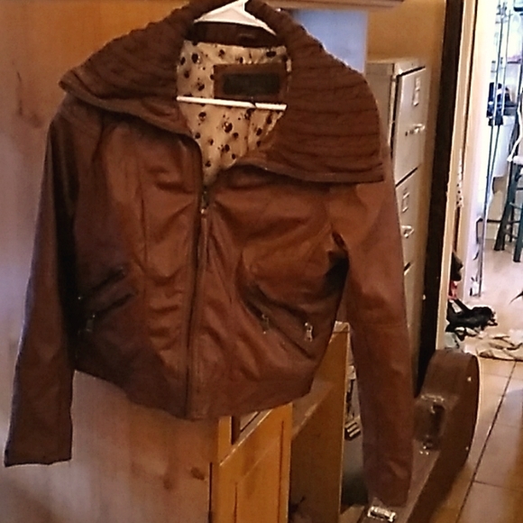 To Small - Picture 1 of 2